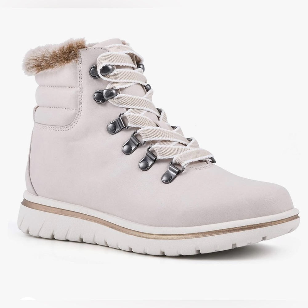 NWT Cliffs Hallett Size 7.5 Wide by White Mountain-Bootie Hiking Boot